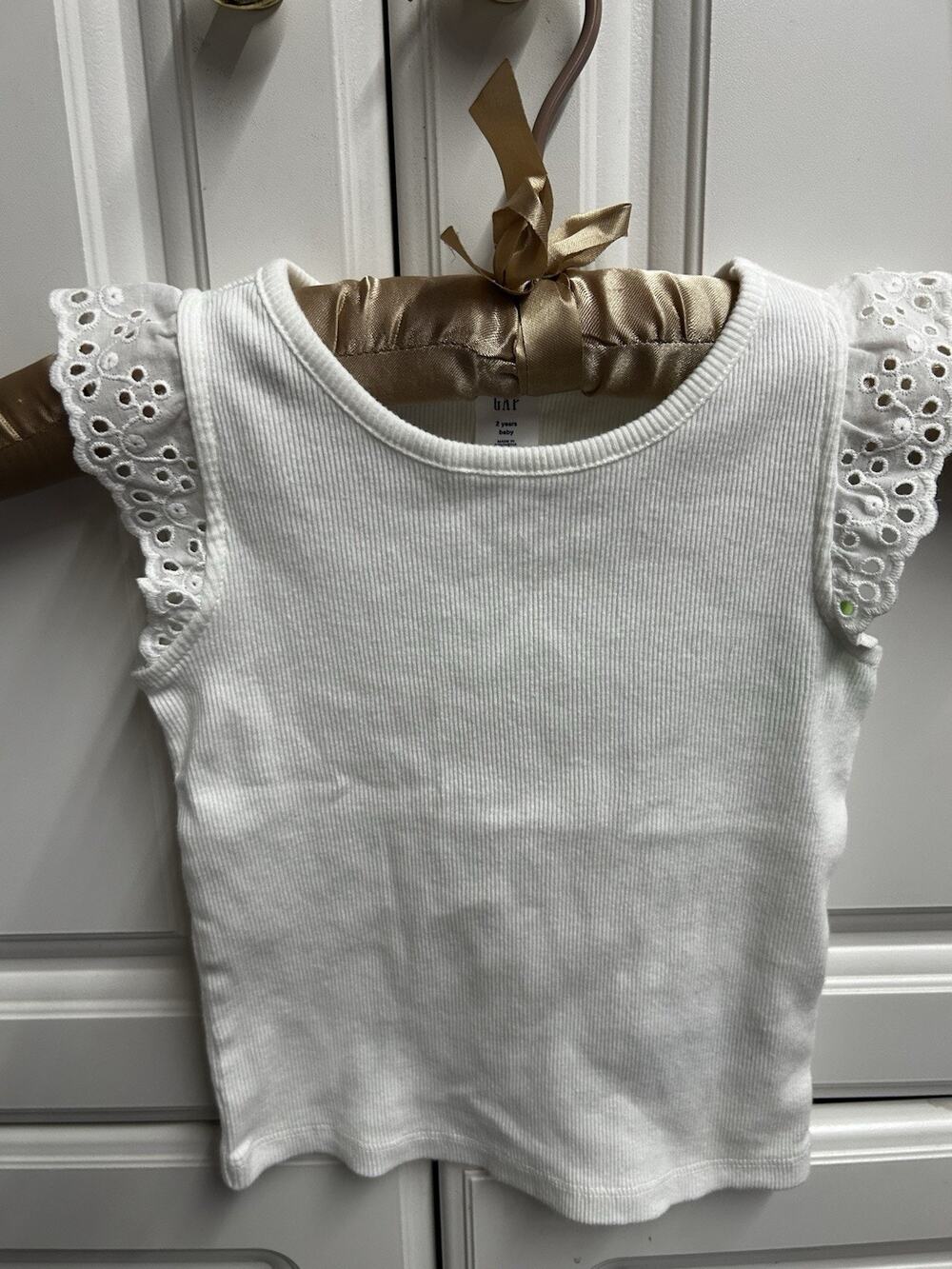 Gap Baby Girls 2 Years White Ribbed Cotton Sleeveless Eyelet Ruffle Tee